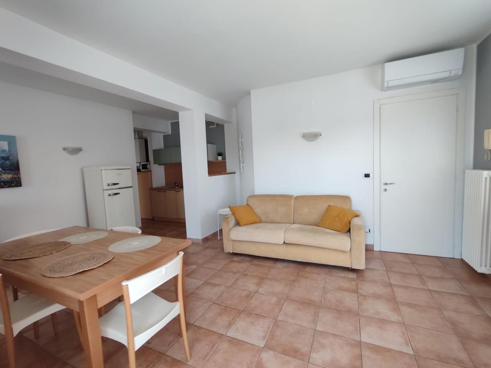 Nice Apartments Lake View & Free Parking Pastrengo Exterior foto